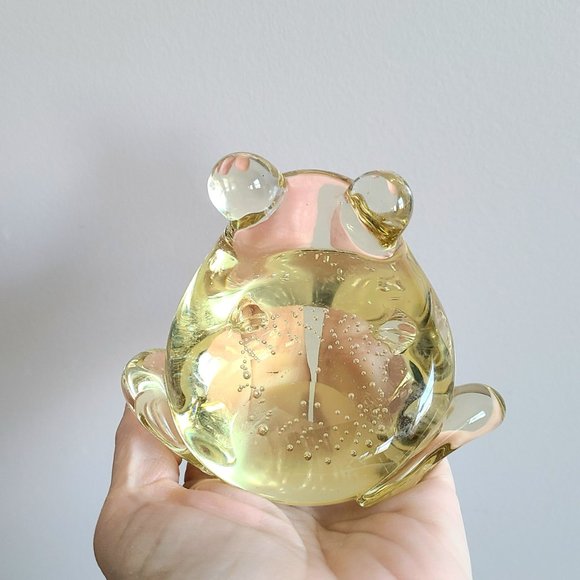 Art glass with bubbles frog/toad figurine paper weight. - Picture 3 of 5